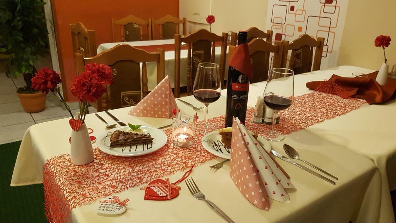 Hotel Pizzeria Alžbetka Strecno Esterno foto