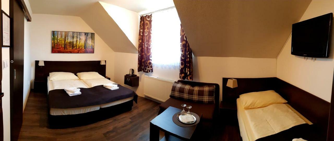 Hotel Pizzeria Alžbetka Strecno Esterno foto