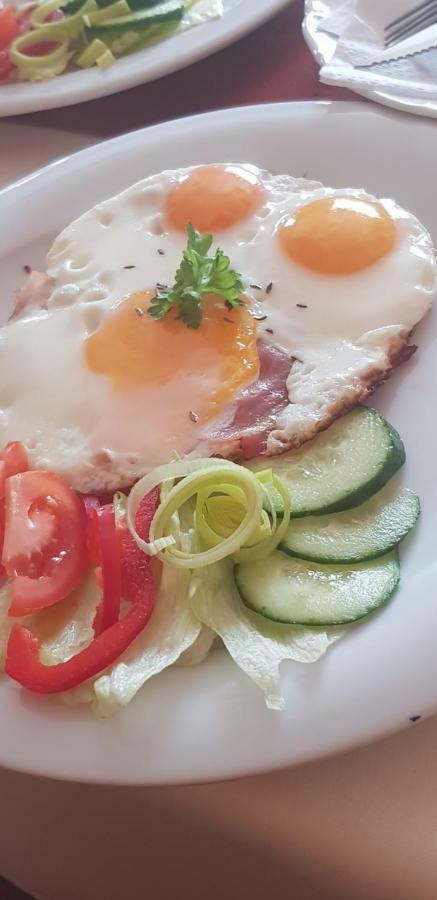 Hotel Pizzeria Alžbetka Strecno Esterno foto