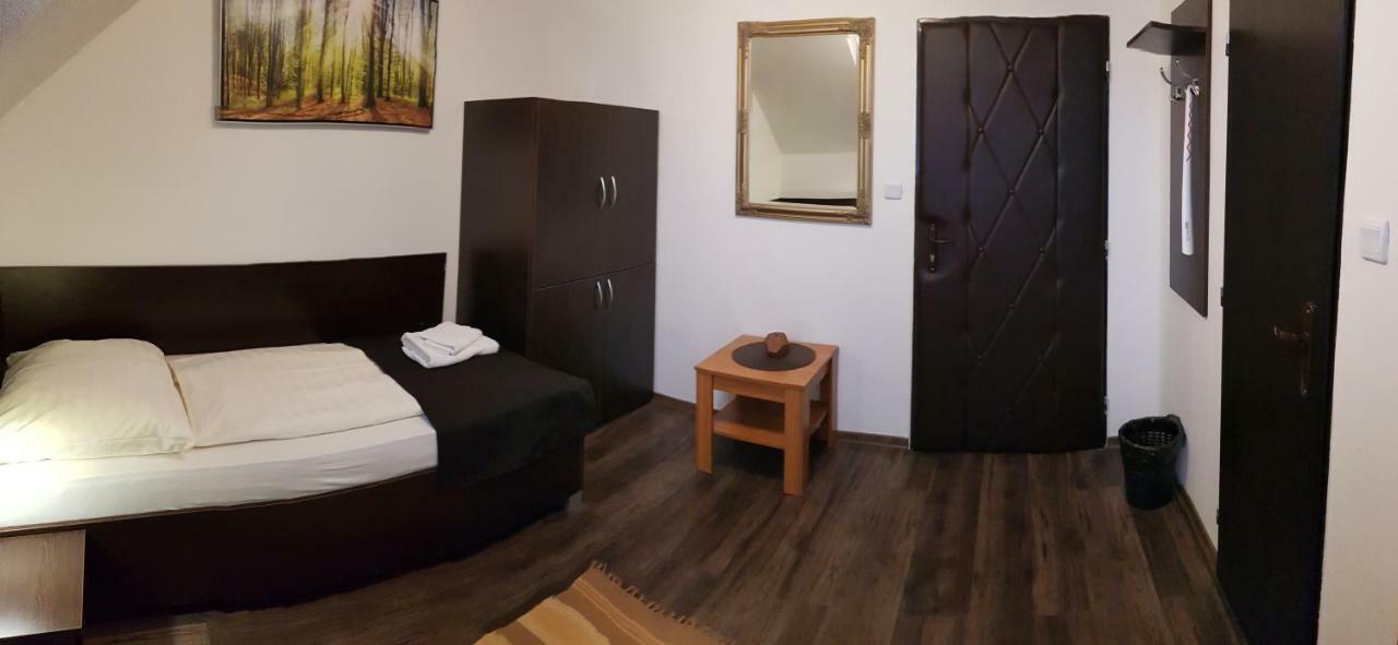Hotel Pizzeria Alžbetka Strecno Camera foto